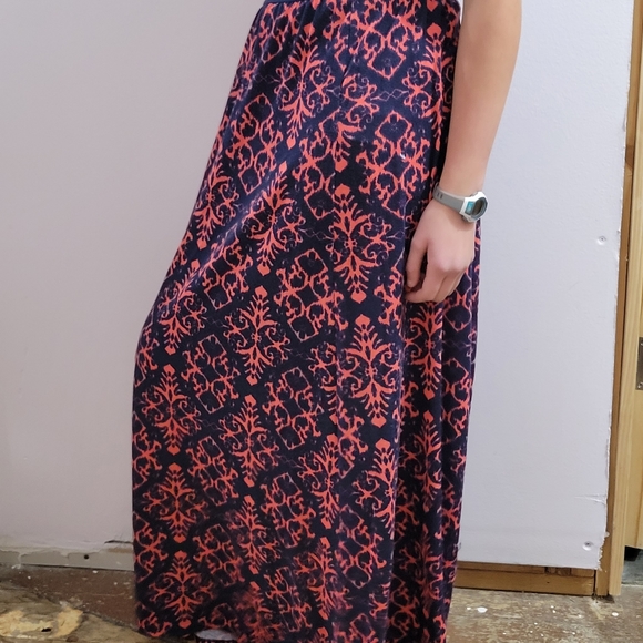 Maxi skirt. By JOE B. Blue elastic waist. - Picture 2 of 2